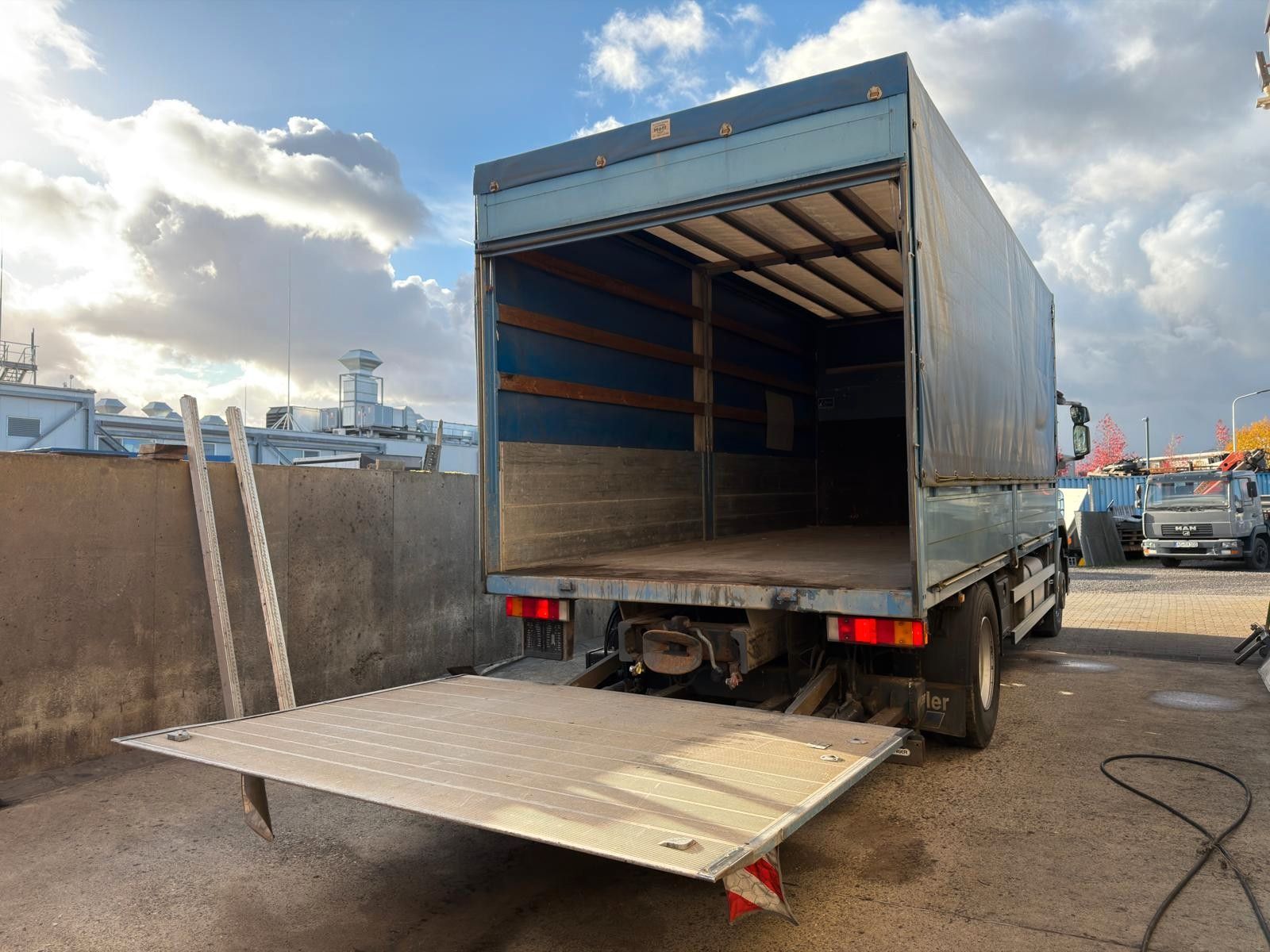 IVECO – 190S36/9 Stralis Pritsche & Hebebühne 3 to. TOP - Bild 7