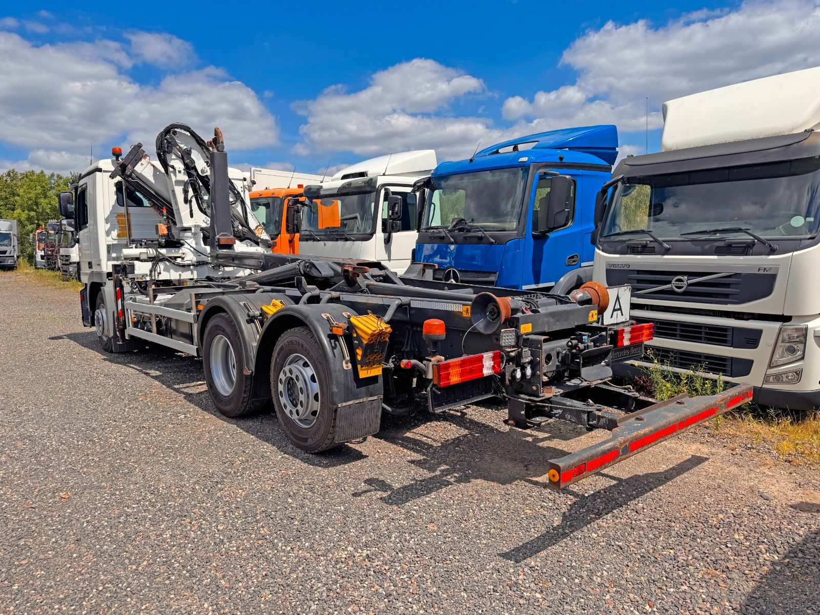 MERCEDES-BENZ – 2541 6X2 Abroller Meiller mit Kran Atlas & Funk - Bild 1