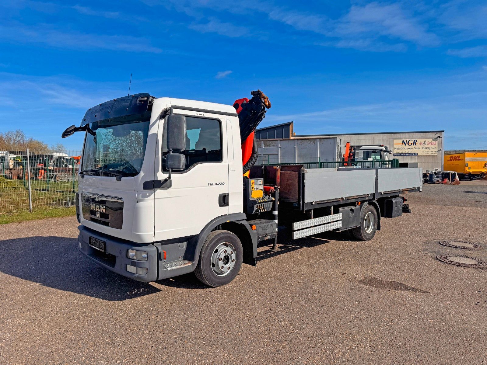 MAN – 8.220 4X2 Pritsche mit Kran & Funkbedienung - Bild 33