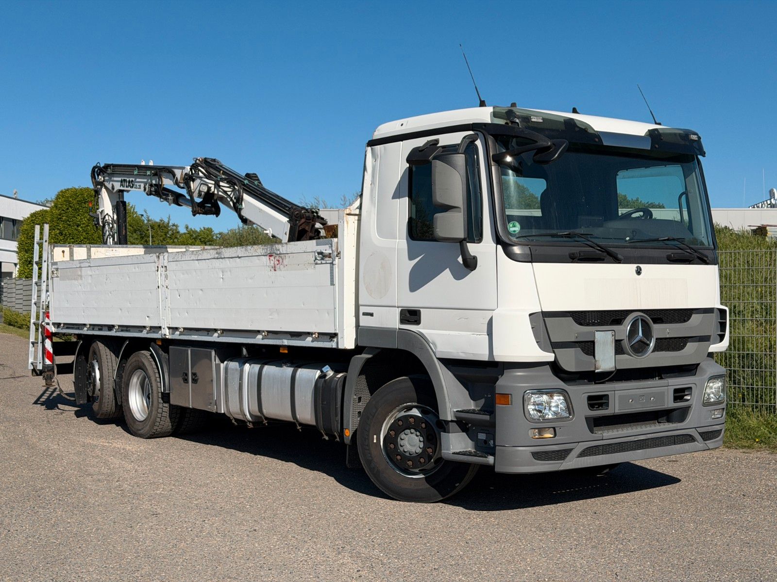 MERCEDES-BENZ – 2541 6x2 Pritsche Kran Atlas 135.2E Funk LA NLA - Bild 19