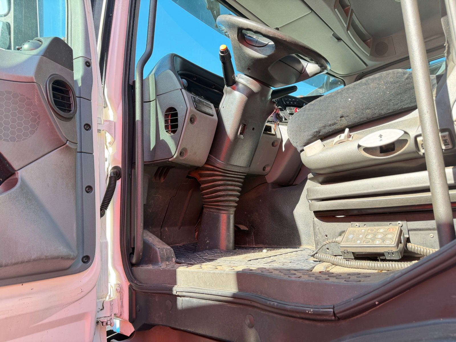 MERCEDES-BENZ – 2541 6x2 Pritsche Kran Atlas 135.2E Funk LA NLA - Bild 22
