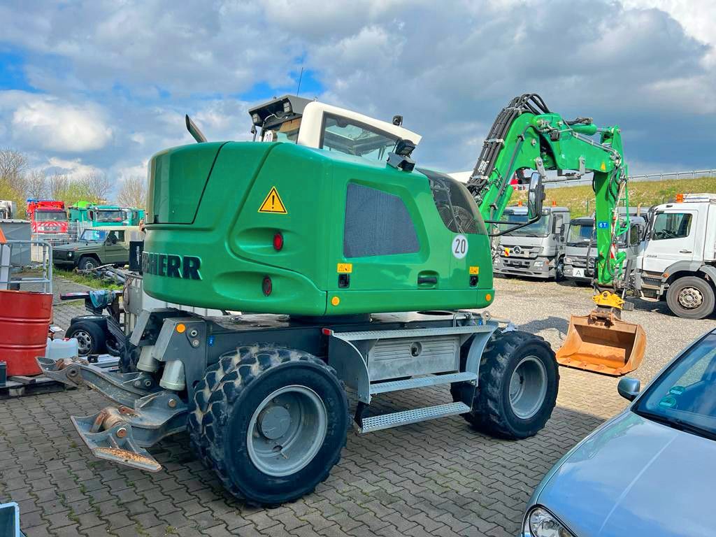 LIEBHERR – A 912 Compact guter Zustand - Bild 5