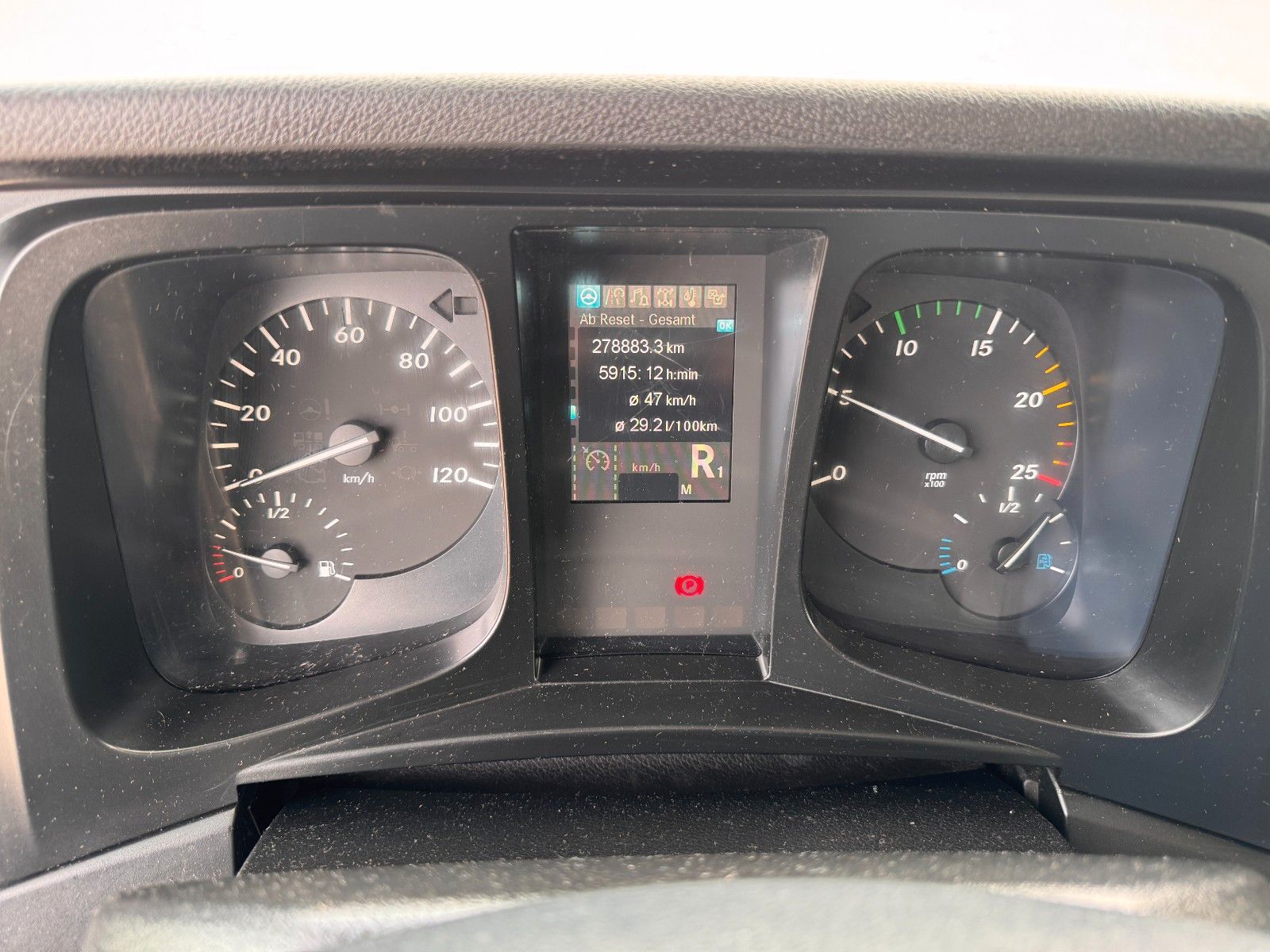 MERCEDES-BENZ – 2533 6X2 Plateau 7,40m + 1,00 m gesamt 8,40 m - Bild 5