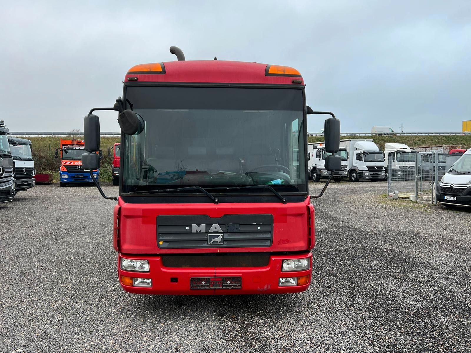 MAN – 28.350 6X2 als Fahrgestell mit oder ohne Aufbau - Bild 6