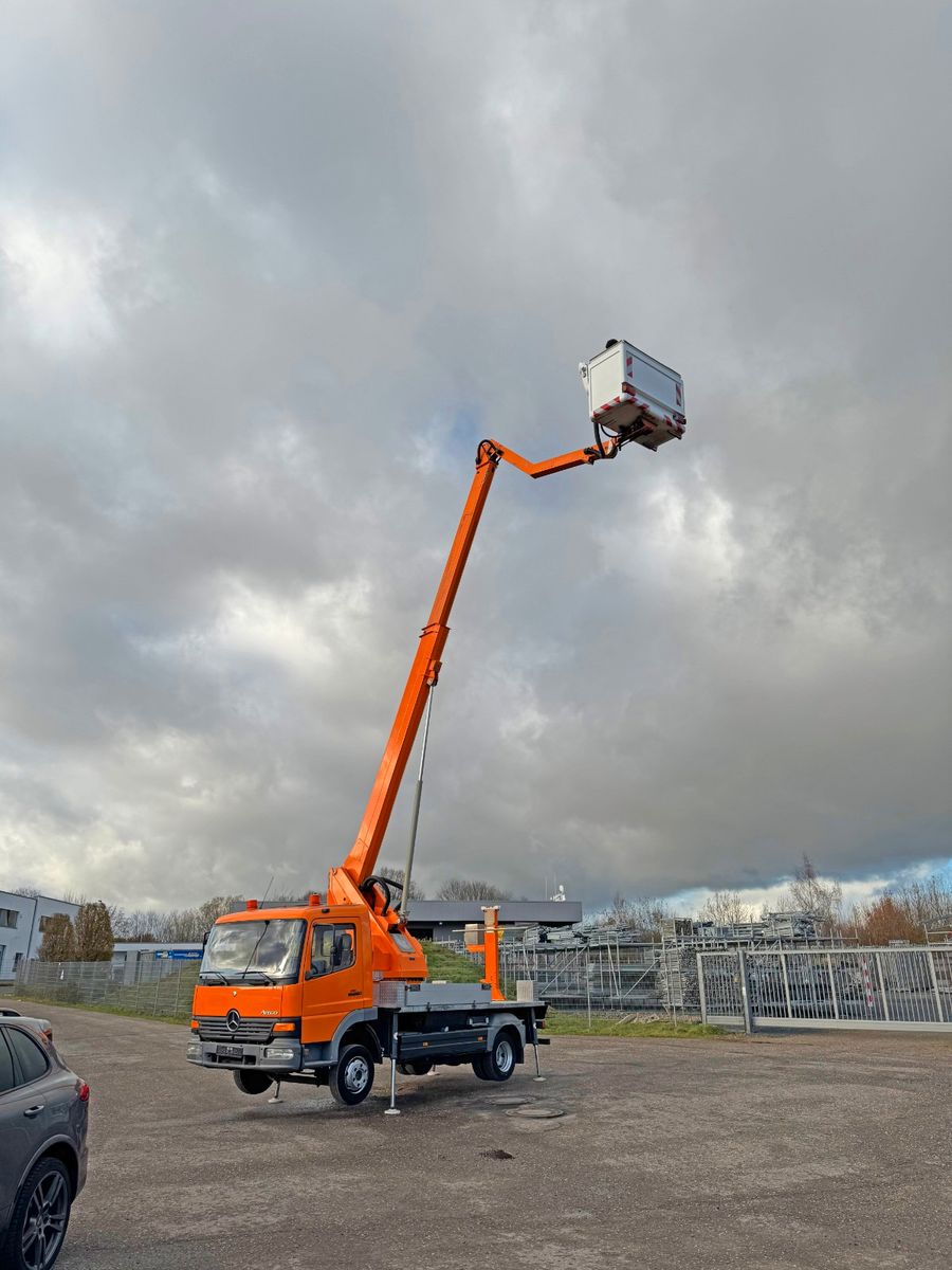 MERCEDES-BENZ – 815 4x2 Hubarbeitsbühne Wumag  170 high 17 m - Bild 1