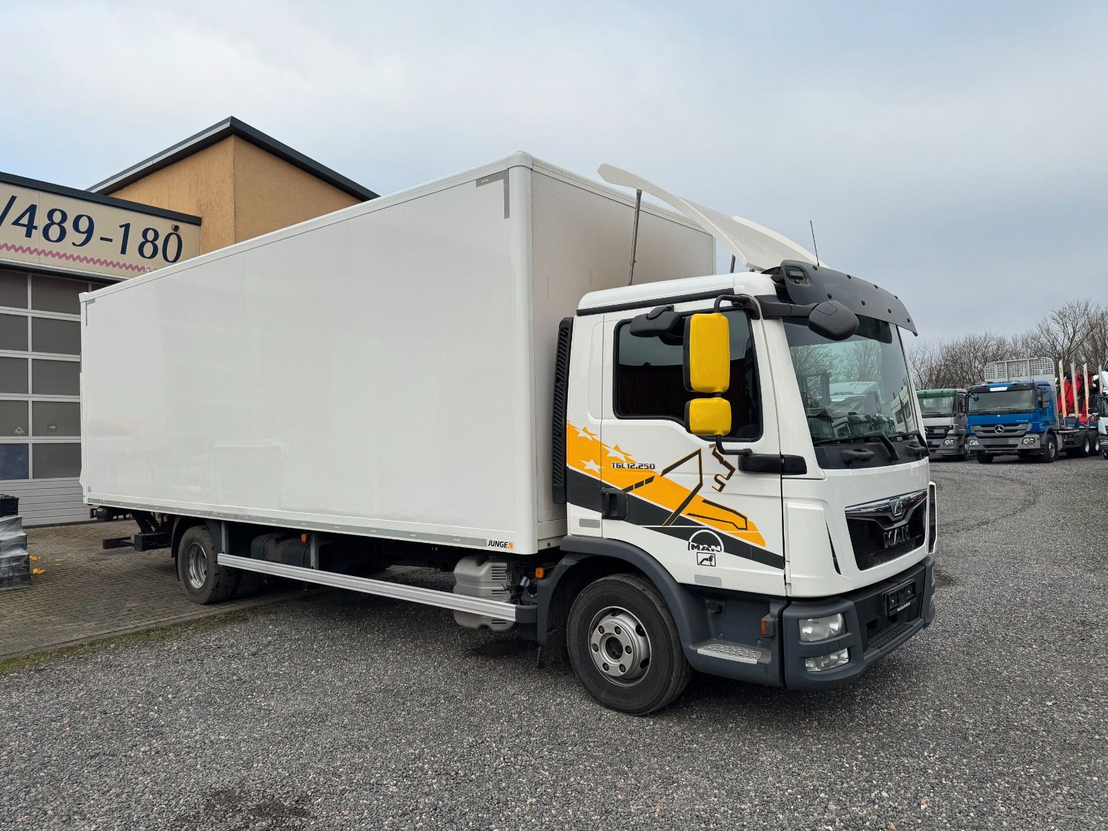 MAN – 12.250 4X2 Koffer LBW Klima Diff.Sperre AHK - Bild 10