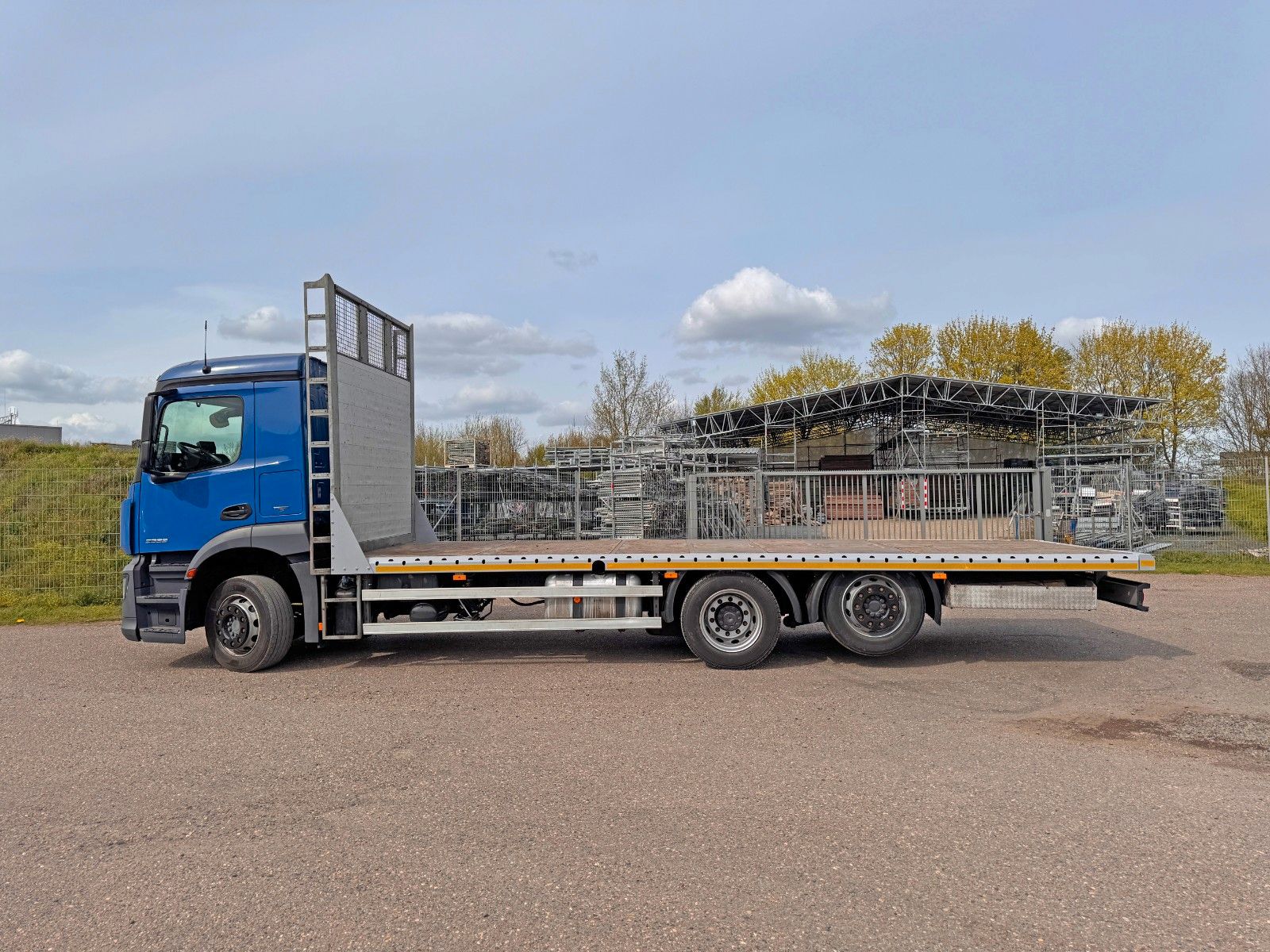 MERCEDES-BENZ – 2533 6X2 Plateau 7,40m + 1,00 m gesamt 8,40 m - Bild 20