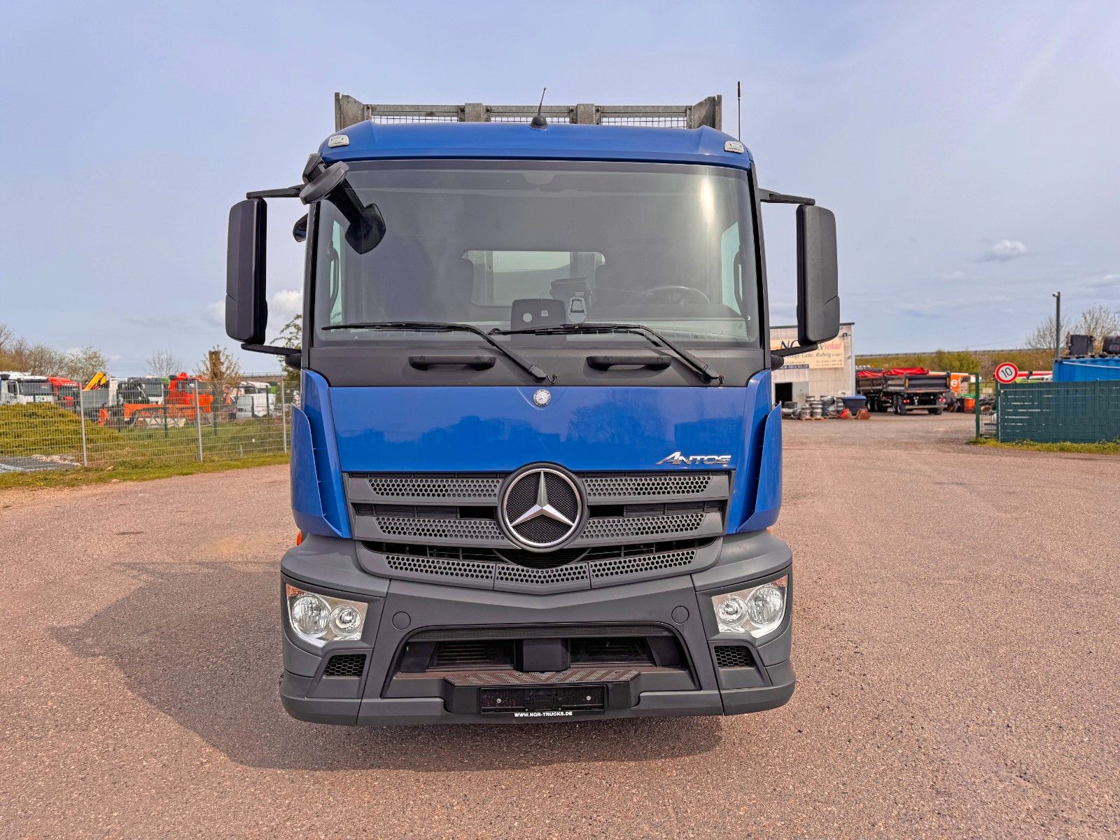 MERCEDES-BENZ – 2533 6X2 Plateau 7,40m + 1,00 m gesamt 8,40 m - Bild 13