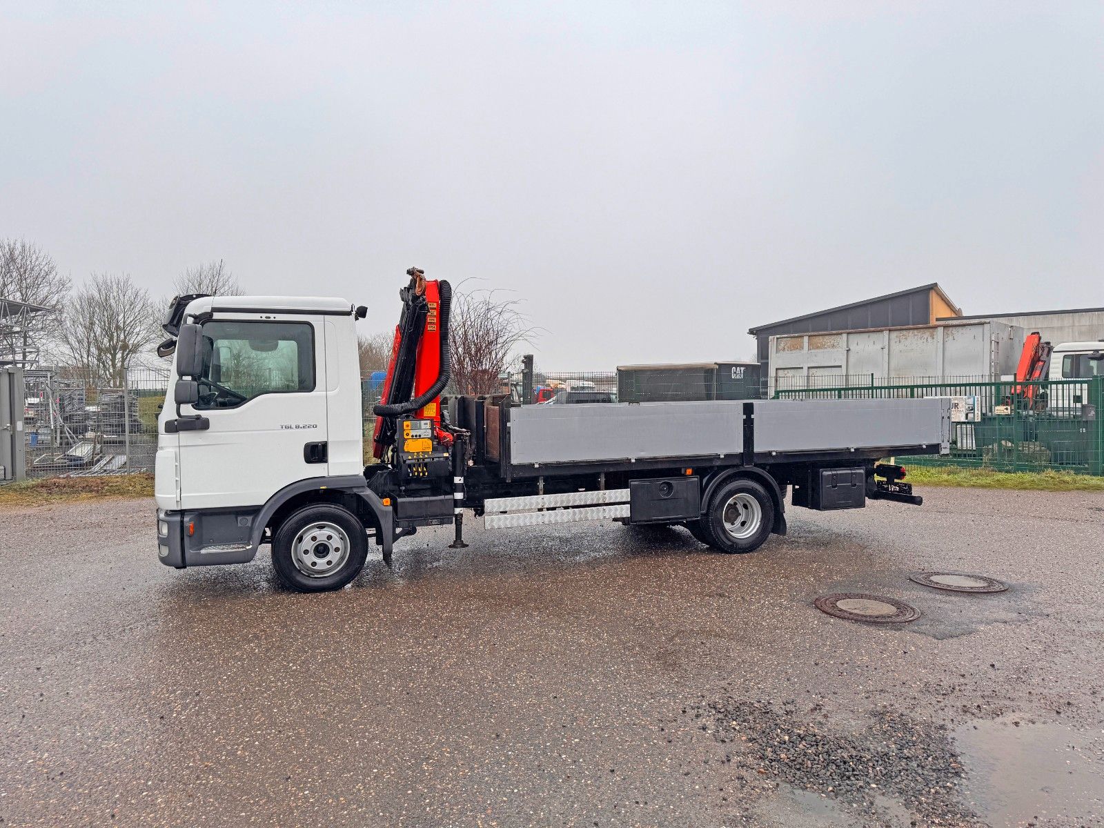 MAN – 8.220 4X2 Pritsche mit Kran & Funkbedienung - Bild 12