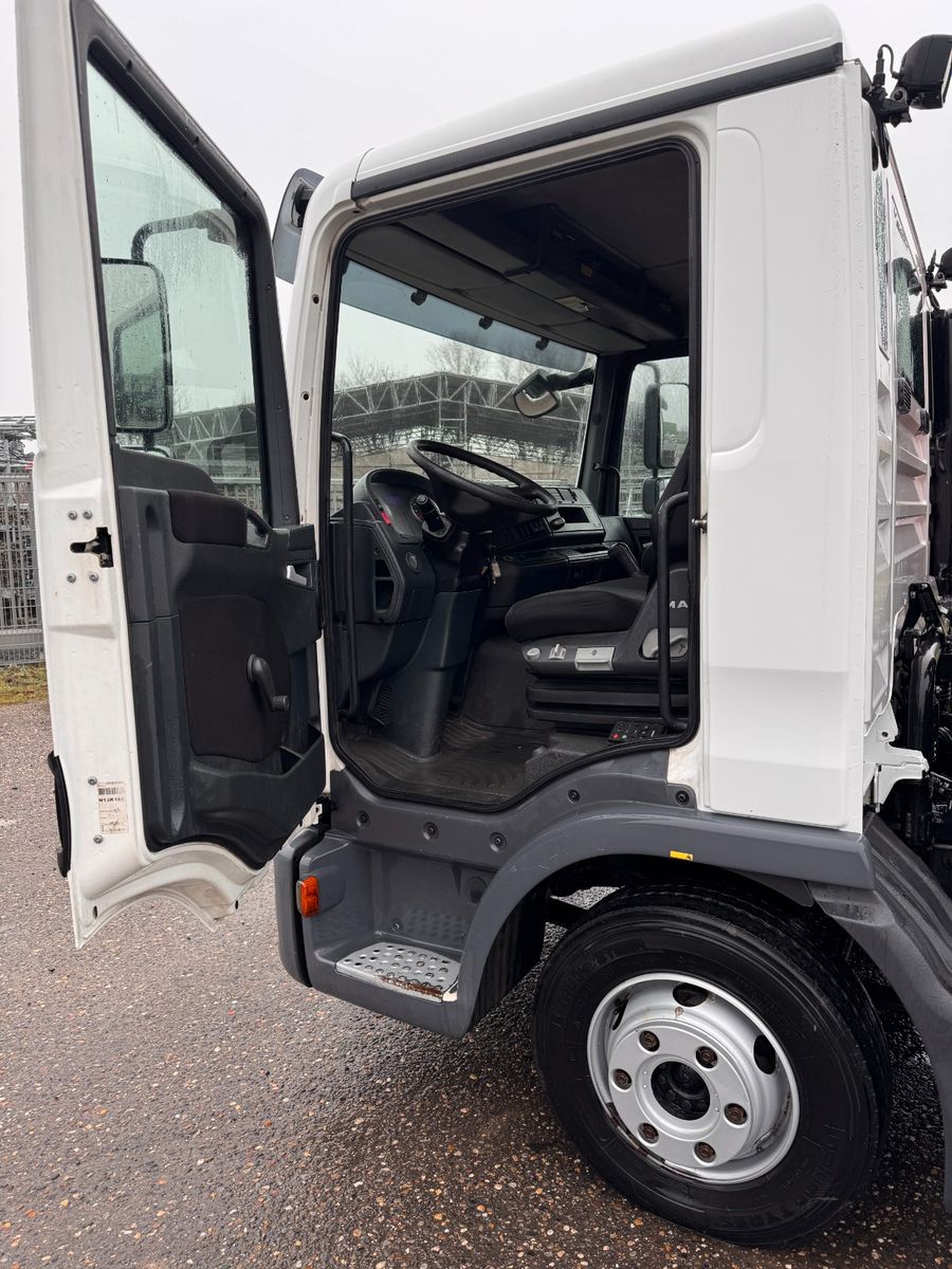 MAN – 8.220 4X2 Pritsche mit Kran & Funkbedienung - Bild 11
