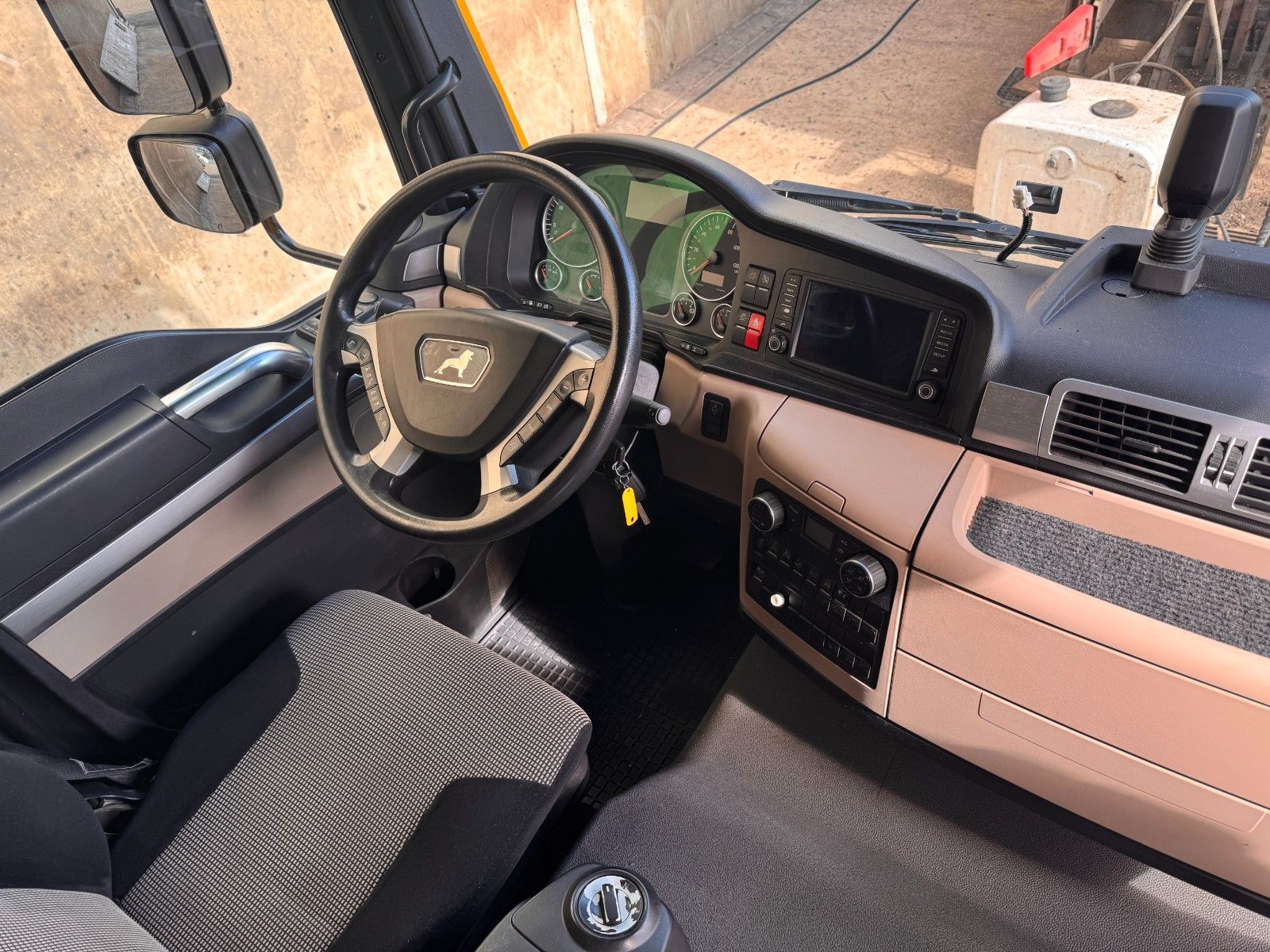 MAN – 8.250 4x2 | Tautliner | 6 Zylinder | LBW | AHK - Bild 12