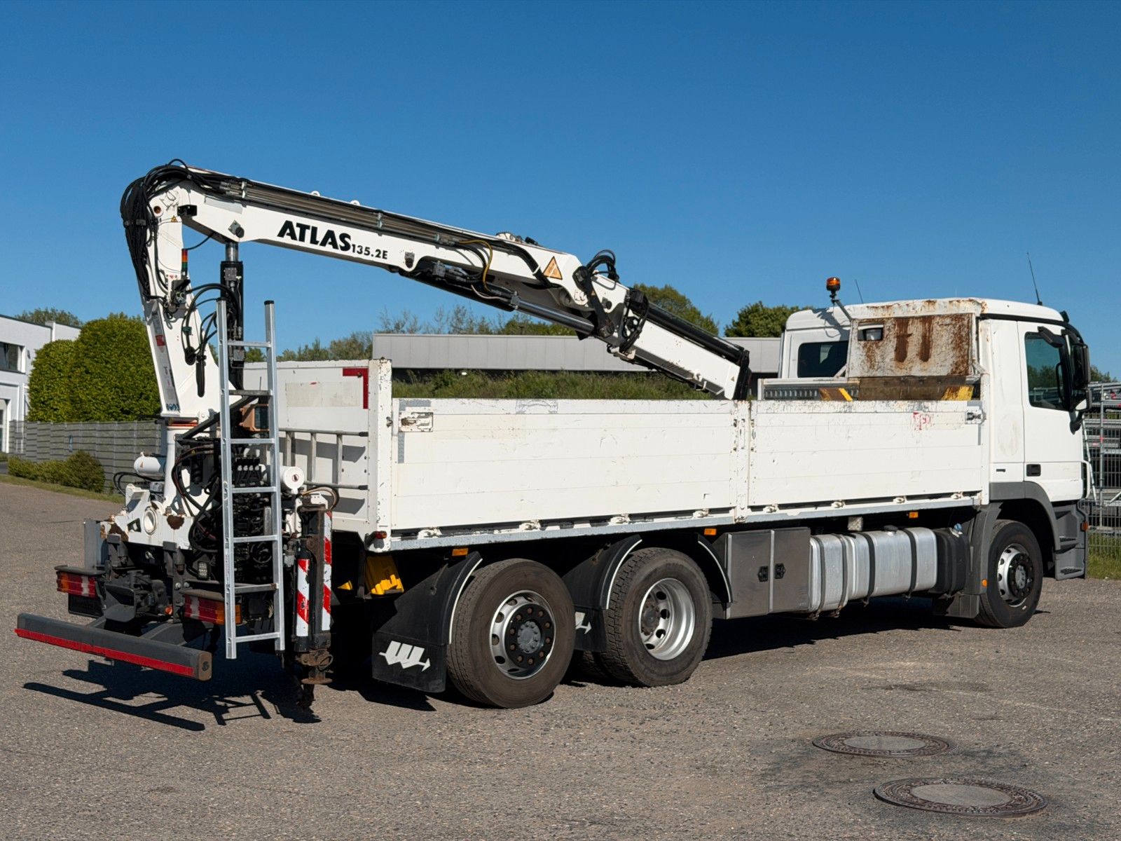 MERCEDES-BENZ – 2541 6x2 Pritsche Kran Atlas 135.2E Funk LA NLA - Bild 15