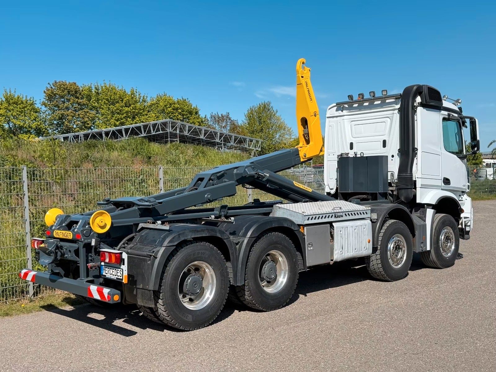 MERCEDES-BENZ – 4251 8x4 Palfinger Retarder 12 neue Reifen - Bild 7