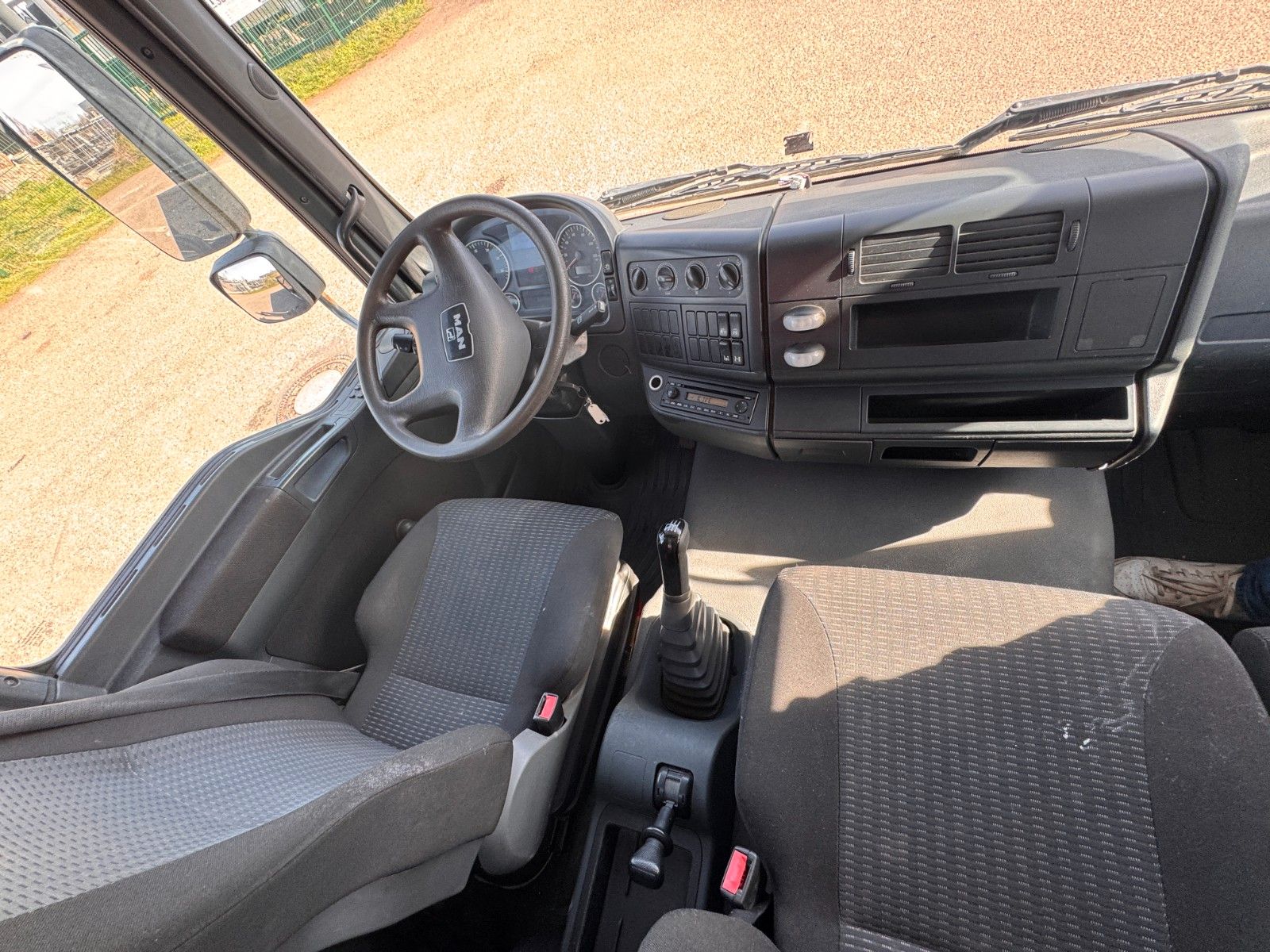 MAN – 8.220 4X2 Pritsche mit Kran & Funkbedienung - Bild 34
