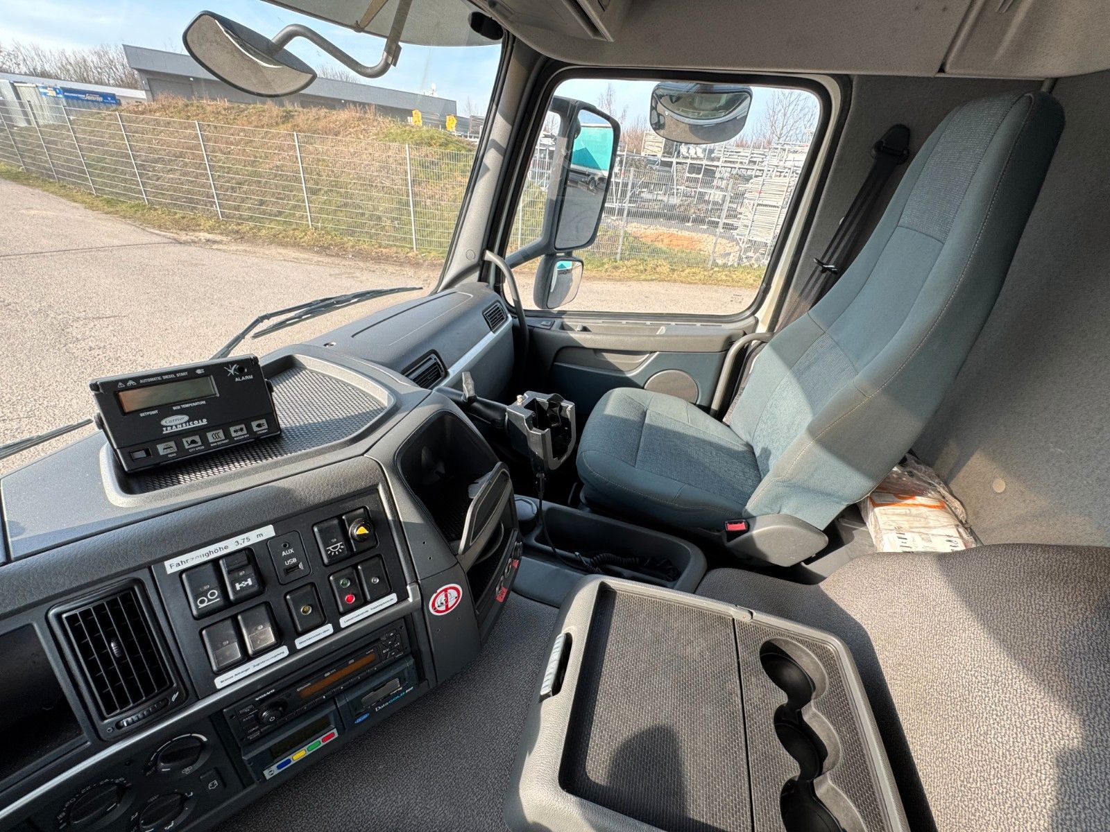VOLVO – FM 410 6X2 Kühlkoffer mit Carrier Diesel & Strom - Bild 11
