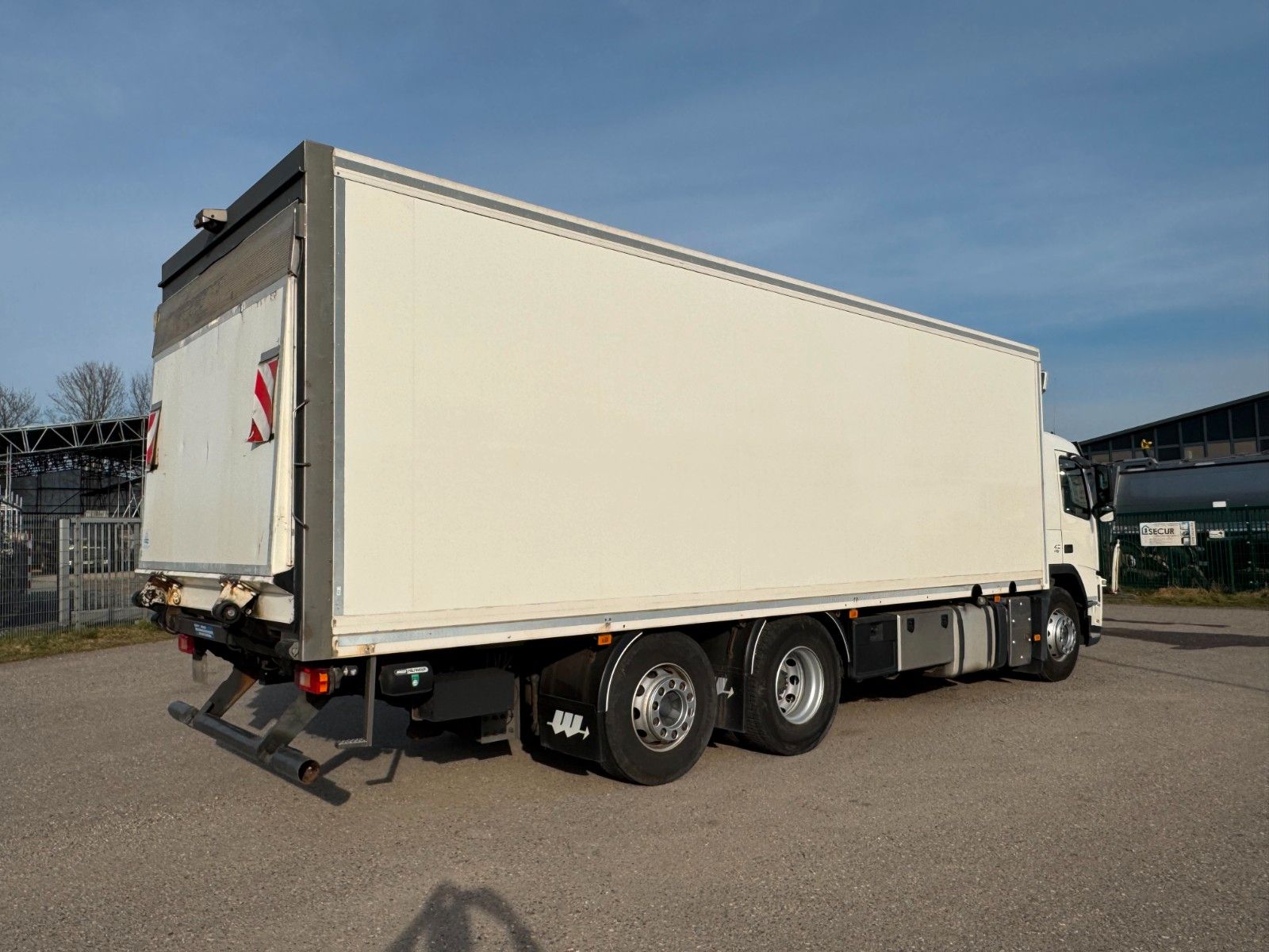 VOLVO – FM 410 6X2 Kühlkoffer mit Carrier Diesel & Strom - Bild 15