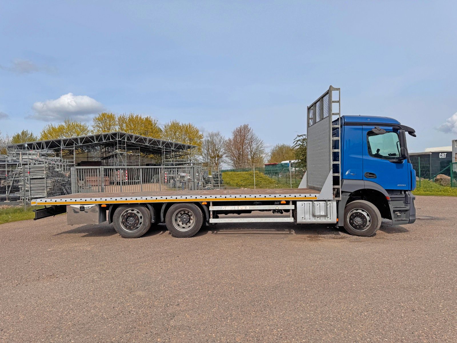 MERCEDES-BENZ – 2533 6X2 Plateau 7,40m + 1,00 m gesamt 8,40 m - Bild 15