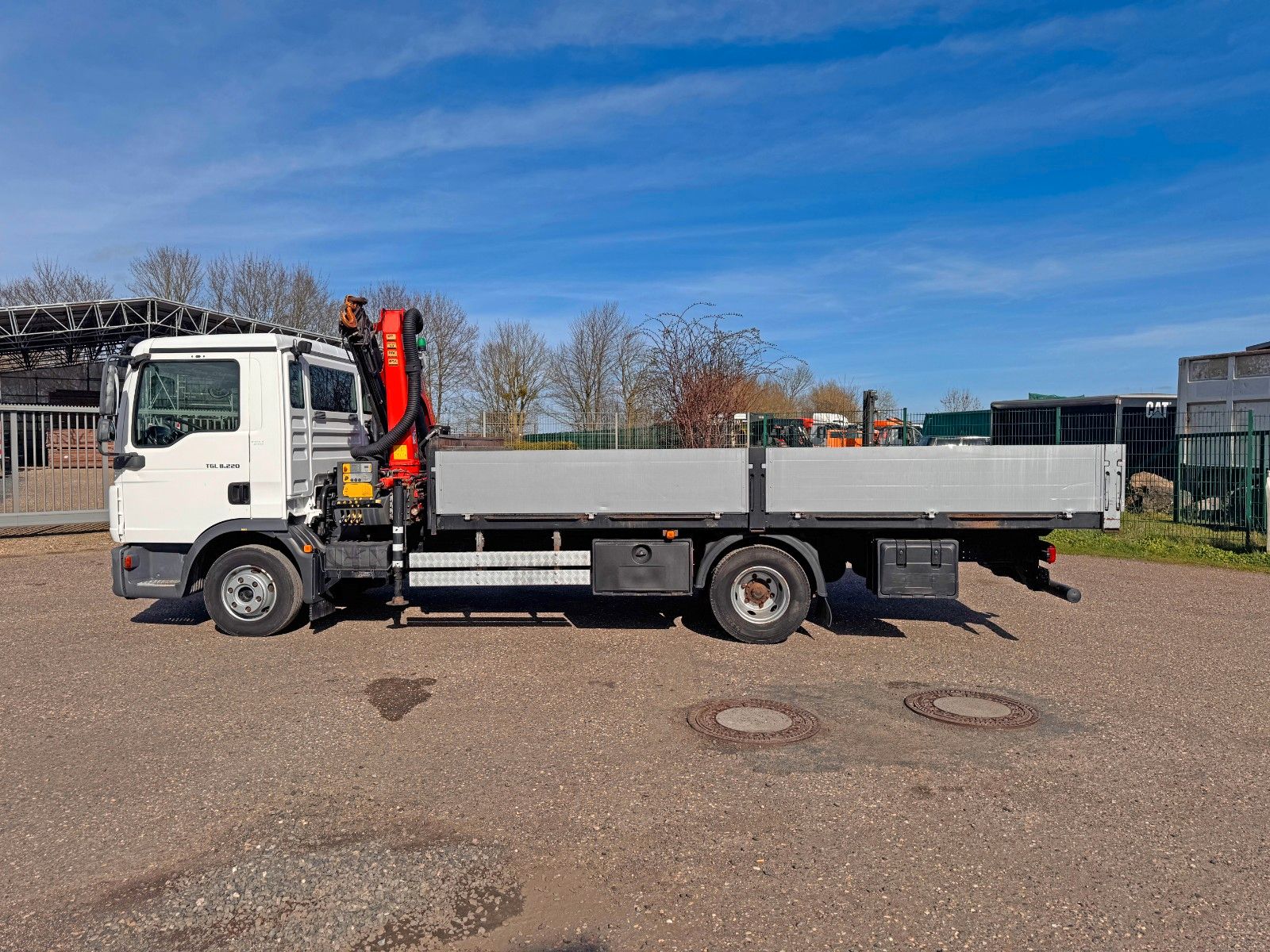 MAN – 8.220 4X2 Pritsche mit Kran & Funkbedienung - Bild 30