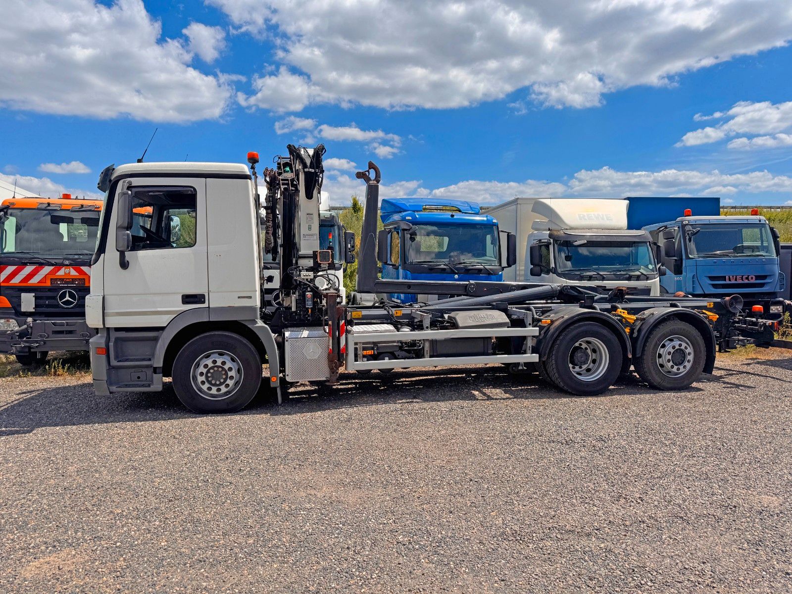 MERCEDES-BENZ – 2541 6X2 Abroller Meiller mit Kran Atlas & Funk - Bild 6