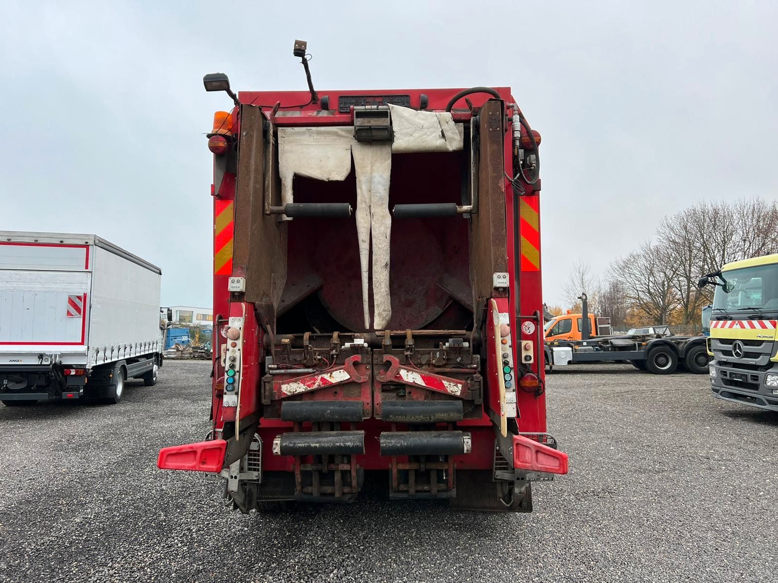MAN – 28.350 6X2 als Fahrgestell mit oder ohne Aufbau - Bild 7