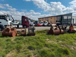 ANDERE – Baggerschaufeln & Greiffer LKW ab 1000 € netto - Bild 1