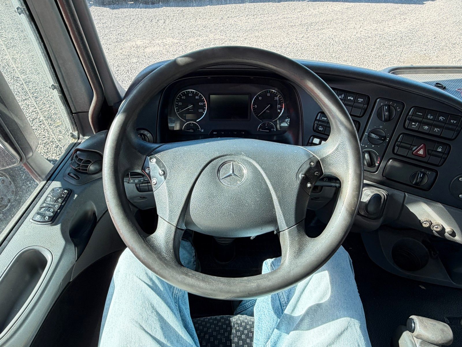 MERCEDES-BENZ – 2541 6x2 Pritsche Kran Atlas 135.2E Funk LA NLA - Bild 23
