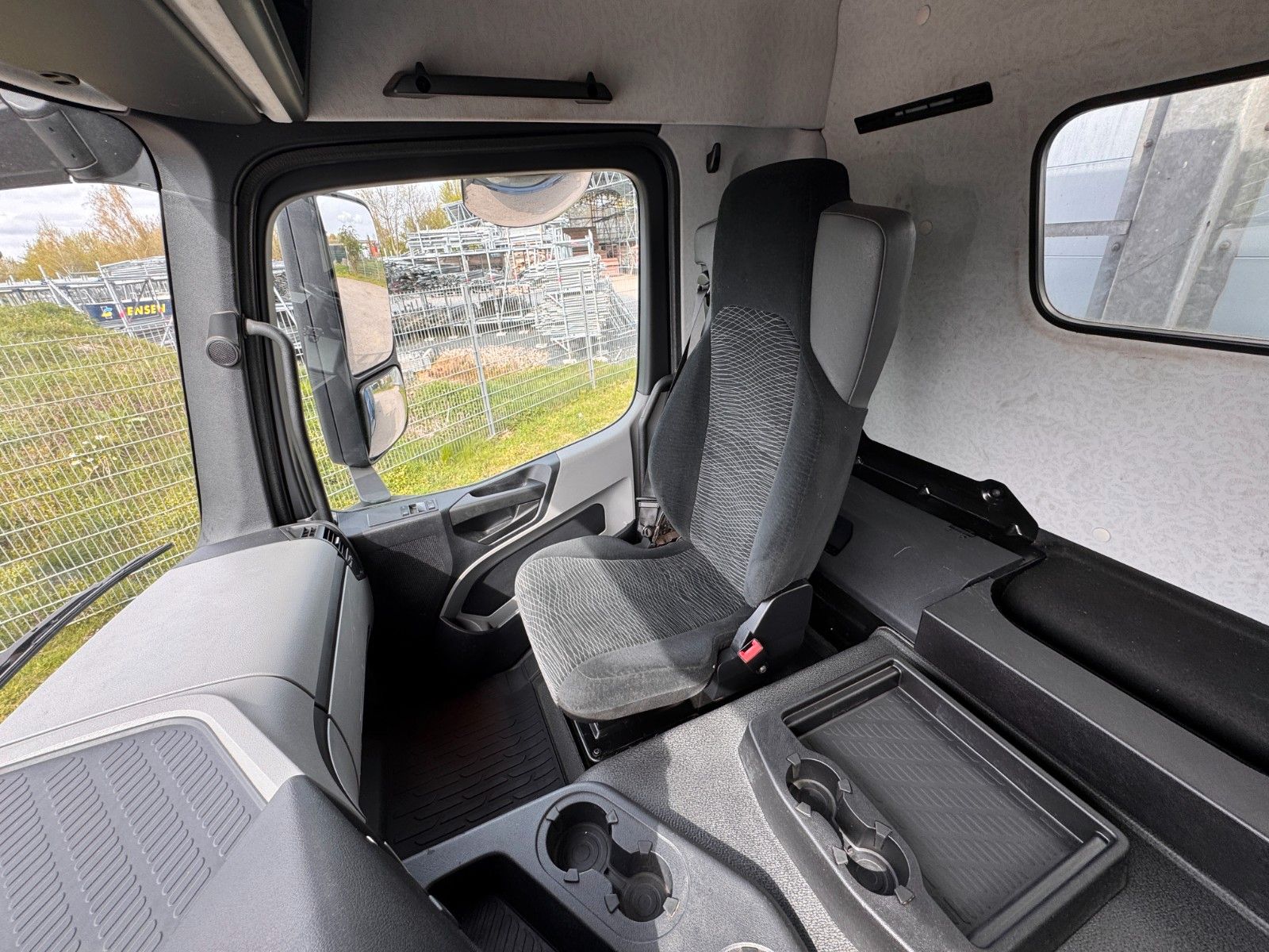 MERCEDES-BENZ – 2533 6X2 Plateau 7,40m + 1,00 m gesamt 8,40 m - Bild 18