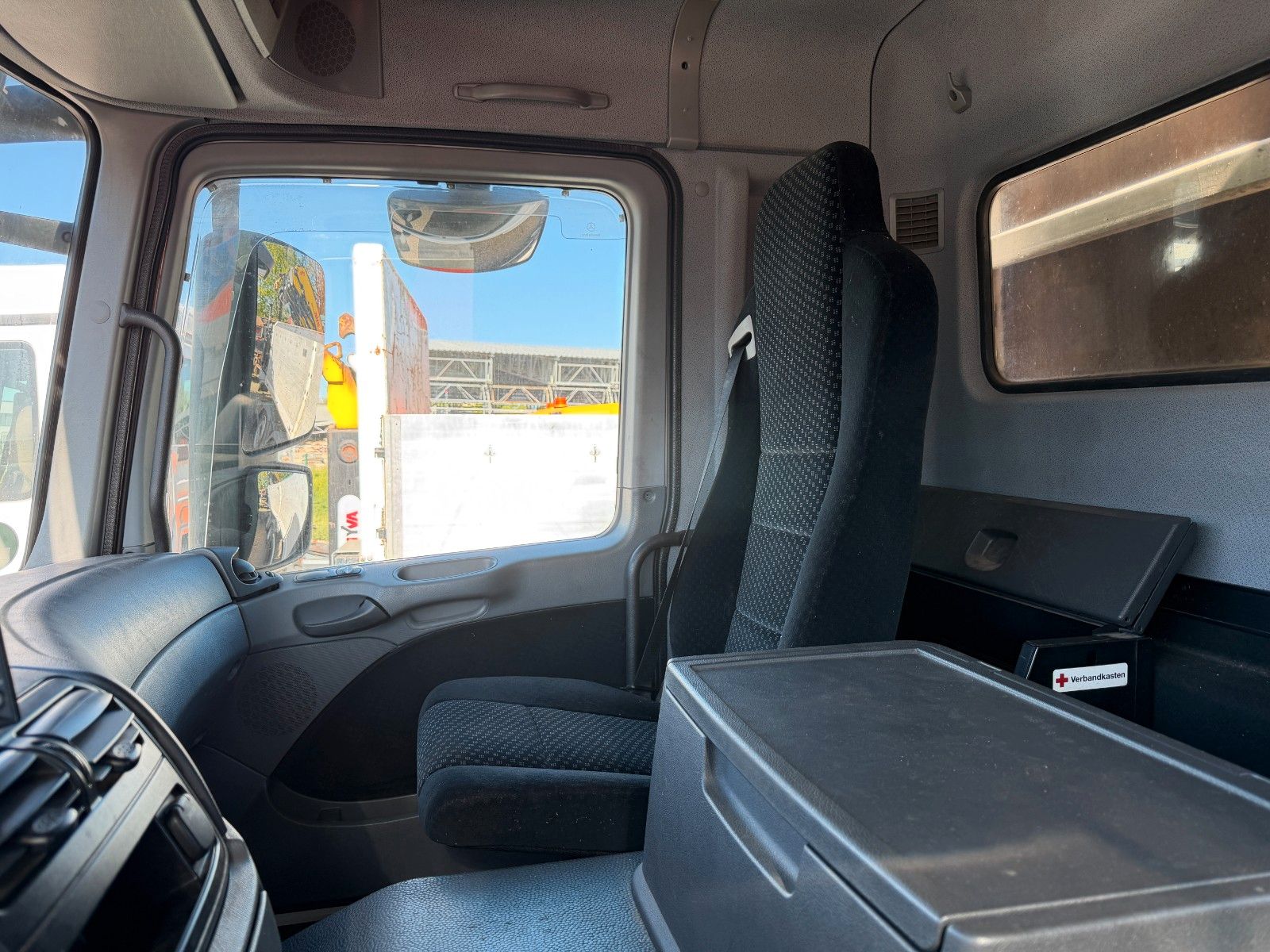 MERCEDES-BENZ – 2541 6x2 Pritsche Kran Atlas 135.2E Funk LA NLA - Bild 26