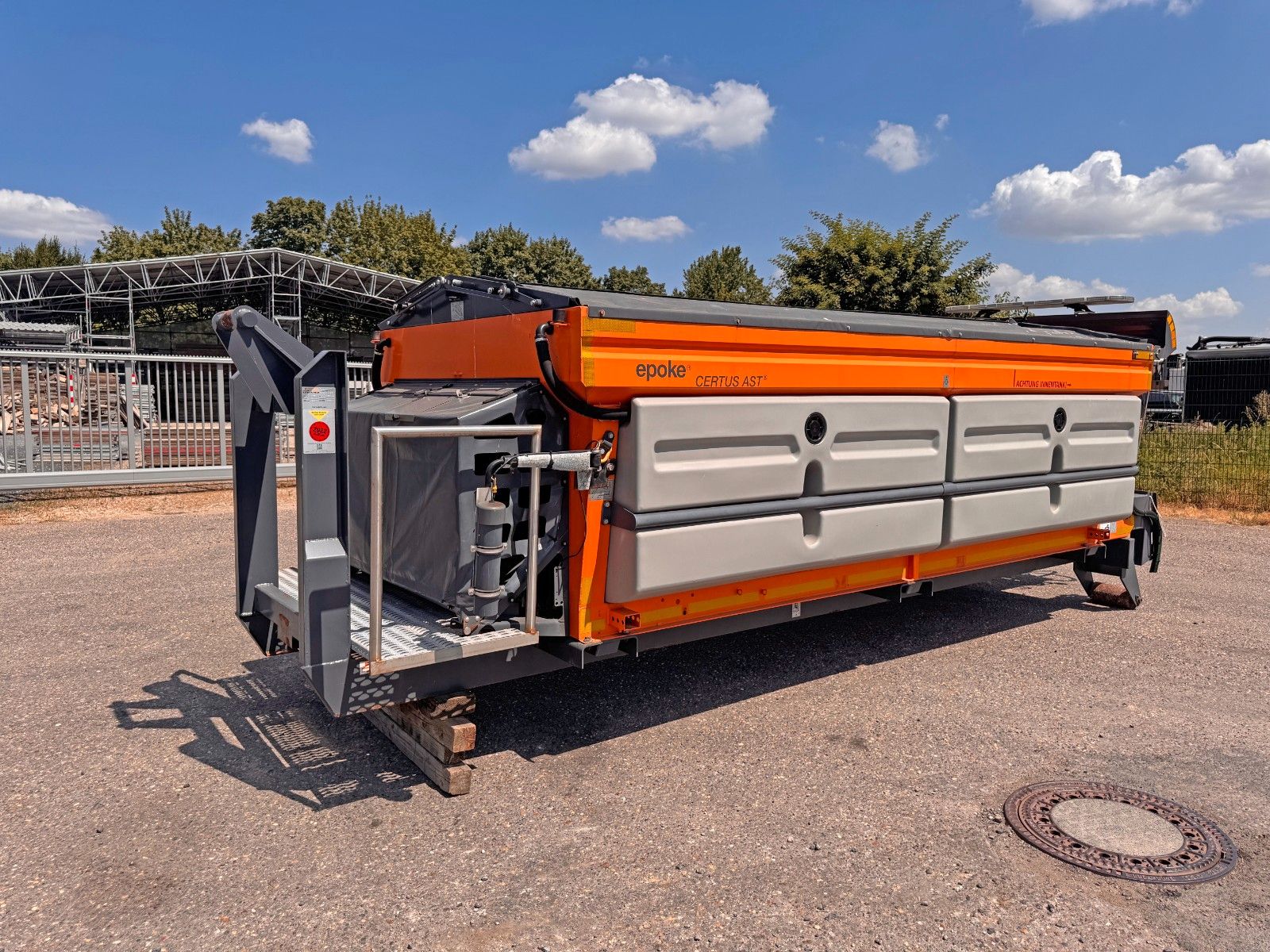ANDERE – Abrollaufbau Salzstreuer Diesel Separat Motor - Bild 13