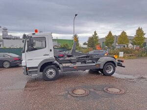 MERCEDES-BENZ – 1222 4X2 HIAB City 7 to. Abroller 6 neue Reifen - Bild 1